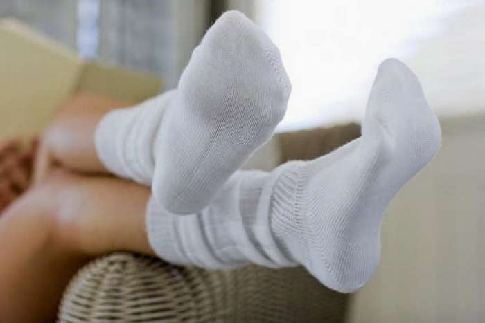 Как отстирать до бела белые носки в домашних условиях